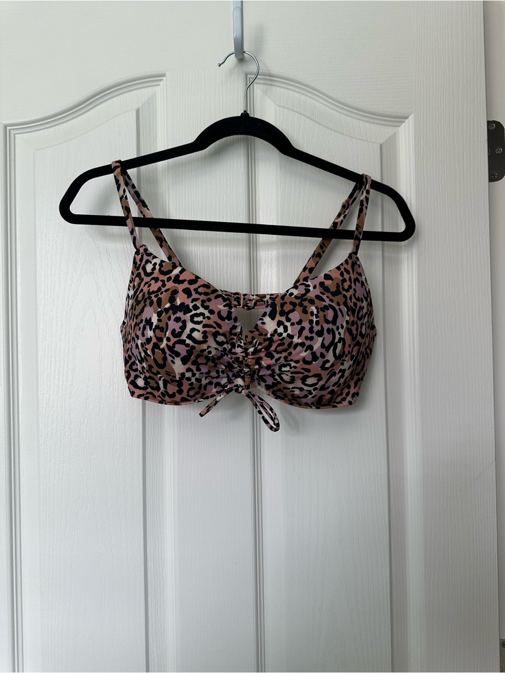 Set: Shade & Shore 2 piece swimsuit. Leopard print top and black bottoms.
